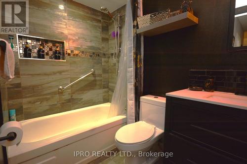 1808 - 21 Knightsbridge Road, Brampton (Queen Street Corridor), ON - Indoor Photo Showing Bathroom