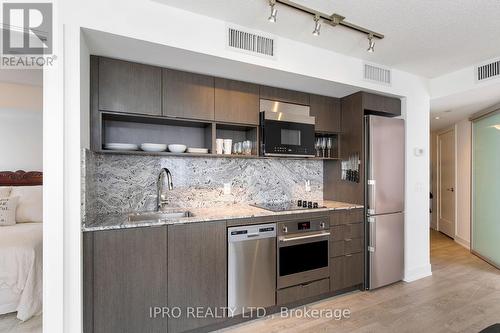 2416 - 9 Mabelle Avenue, Toronto (Islington-City Centre West), ON - Indoor Photo Showing Kitchen With Upgraded Kitchen