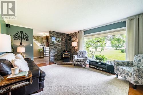 25 Newman Road, Kawartha Lakes (Little Britain), ON - Indoor Photo Showing Living Room With Fireplace