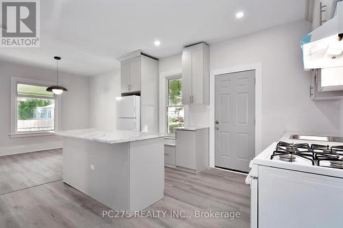 109 Mary Street, Sarnia, ON - Indoor Photo Showing Kitchen