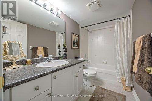 21 - 638 Wharncliffe Road S, London, ON - Indoor Photo Showing Bathroom