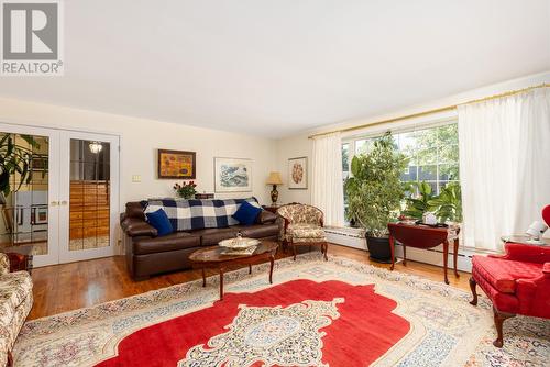 33 Smithville Crescent, St. John'S, NL - Indoor Photo Showing Living Room