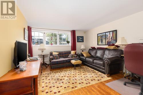 33 Smithville Crescent, St. John'S, NL - Indoor Photo Showing Living Room