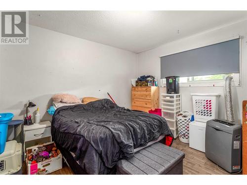 522 Hein Road, Kelowna, BC - Indoor Photo Showing Bedroom