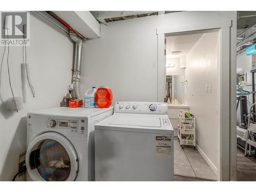 522 Hein Road, Kelowna, BC - Indoor Photo Showing Laundry Room