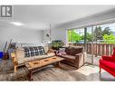 522 Hein Road, Kelowna, BC  - Indoor Photo Showing Living Room 