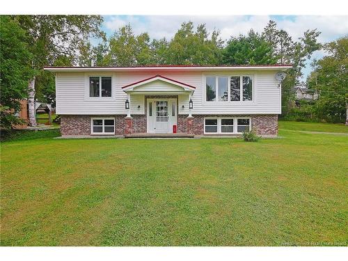 12 Hillsleigh Crt, Douglas, NB 