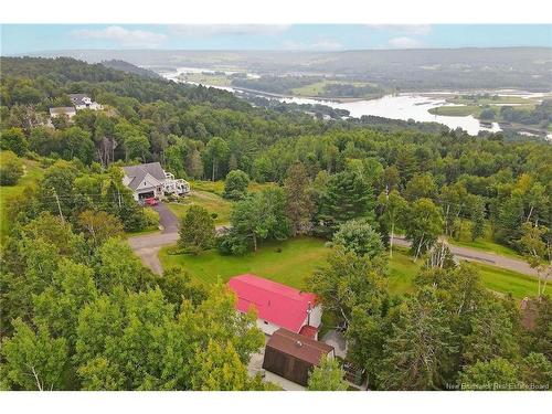 12 Hillsleigh Crt, Douglas, NB 