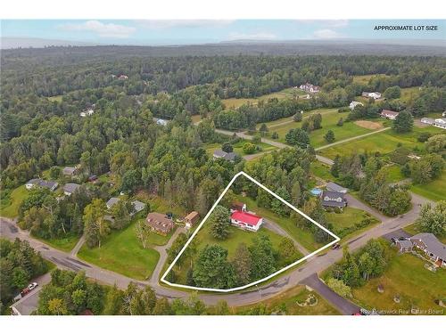 12 Hillsleigh Crt, Douglas, NB 