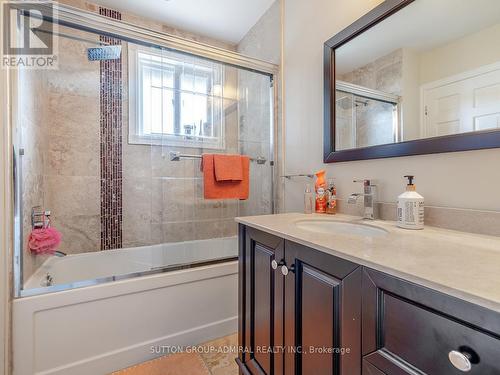 19 Nevada Avenue, Toronto (Newtonbrook East), ON - Indoor Photo Showing Bathroom