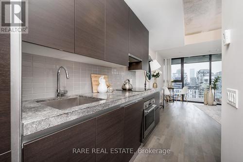 1307 - 629 King Street W, Toronto (Waterfront Communities), ON - Indoor Photo Showing Kitchen With Upgraded Kitchen