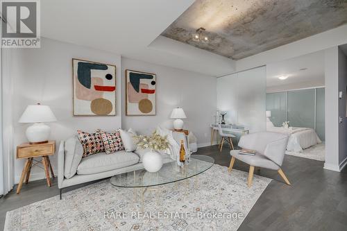 1307 - 629 King Street W, Toronto (Waterfront Communities), ON - Indoor Photo Showing Living Room