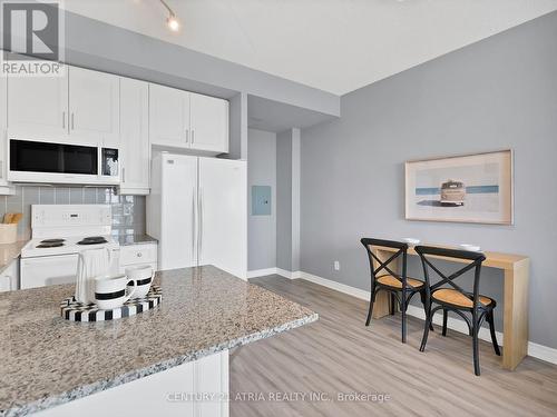 2202 - 60 Byng Avenue, Toronto, ON - Indoor Photo Showing Kitchen