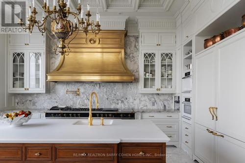 5202 - 50 Yorkville Avenue, Toronto (Annex), ON - Indoor Photo Showing Kitchen With Upgraded Kitchen