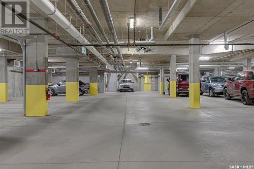 402 409 B Avenue S, Saskatoon, SK - Indoor Photo Showing Garage