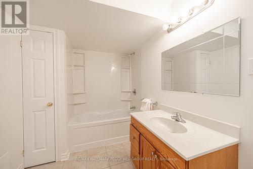 15 Seline Crescent, Barrie (Painswick South), ON - Indoor Photo Showing Bathroom