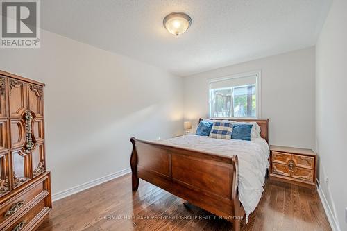 15 Seline Crescent, Barrie (Painswick South), ON - Indoor Photo Showing Bedroom