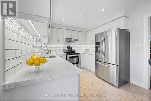 112 Rutherford Road, Bradford West Gwillimbury (Bradford), ON - Indoor Photo Showing Kitchen With Stainless Steel Kitchen With Upgraded Kitchen