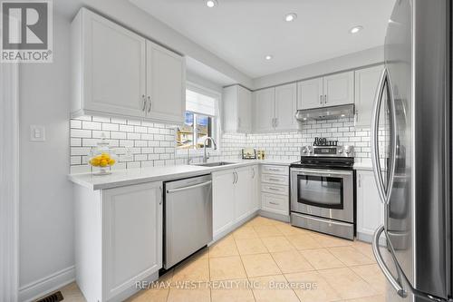 112 Rutherford Road, Bradford West Gwillimbury, ON - Indoor Photo Showing Kitchen With Stainless Steel Kitchen With Upgraded Kitchen