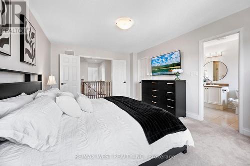 112 Rutherford Road, Bradford West Gwillimbury, ON - Indoor Photo Showing Bedroom