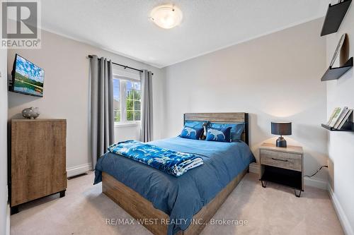 112 Rutherford Road, Bradford West Gwillimbury, ON - Indoor Photo Showing Bedroom