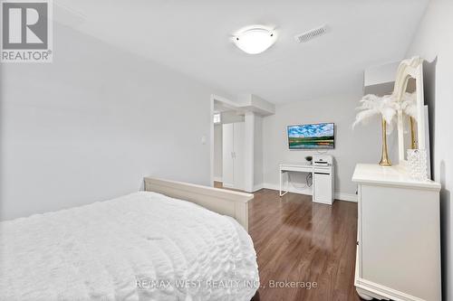 112 Rutherford Road, Bradford West Gwillimbury (Bradford), ON - Indoor Photo Showing Bedroom