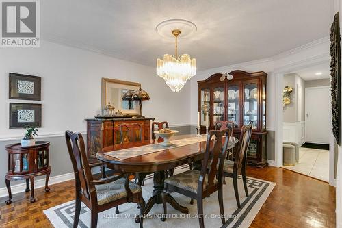 5216 Champlain Trail, Mississauga, ON - Indoor Photo Showing Dining Room