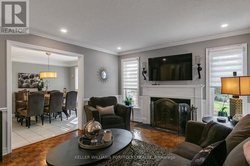 5216 Champlain Trail, Mississauga, ON - Indoor Photo Showing Living Room With Fireplace