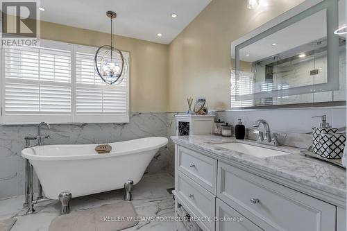 5216 Champlain Trail, Mississauga (Hurontario), ON - Indoor Photo Showing Bathroom