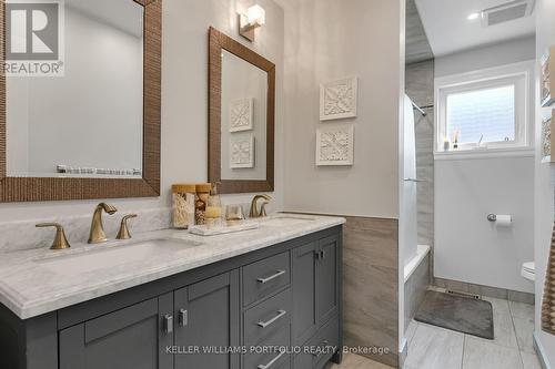 5216 Champlain Trail, Mississauga, ON - Indoor Photo Showing Bathroom