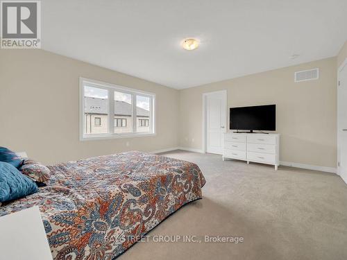 411 Barker Parkway W, Thorold, ON - Indoor Photo Showing Bedroom