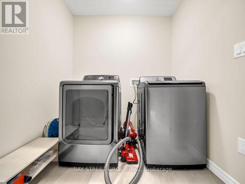 411 Barker Parkway W, Thorold, ON - Indoor Photo Showing Laundry Room