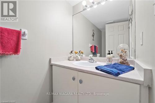 41 - 15 Lakeside Drive, St. Catharines, ON - Indoor Photo Showing Bathroom