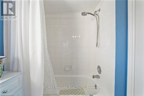 41 - 15 Lakeside Drive, St. Catharines, ON - Indoor Photo Showing Bathroom