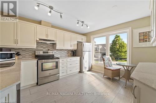 41 - 15 Lakeside Drive, St. Catharines, ON - Indoor Photo Showing Kitchen