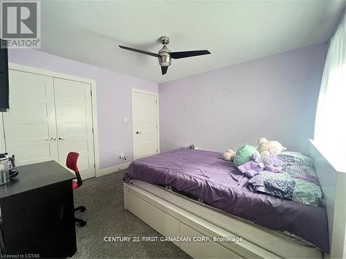 2084 North Routledge Park, London, ON - Indoor Photo Showing Bedroom