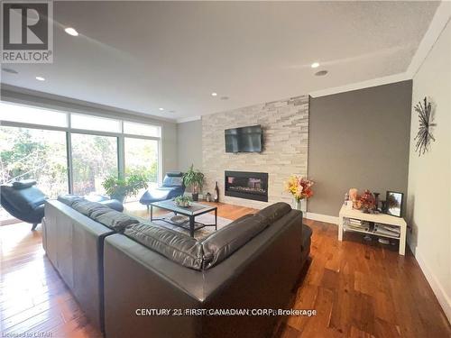 2084 North Routledge Park, London, ON - Indoor Photo Showing Living Room With Fireplace