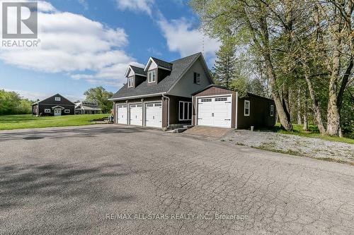 5427 Ravenshoe Road, East Gwillimbury, ON - Outdoor