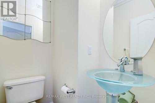 9 Brass Drive, Richmond Hill (Jefferson), ON - Indoor Photo Showing Bathroom