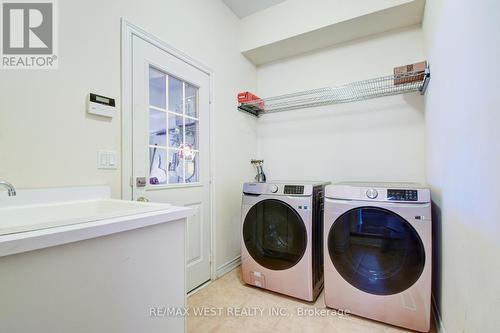 9 Brass Drive, Richmond Hill (Jefferson), ON - Indoor Photo Showing Laundry Room