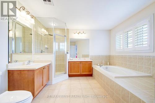 9 Brass Drive, Richmond Hill (Jefferson), ON - Indoor Photo Showing Bathroom