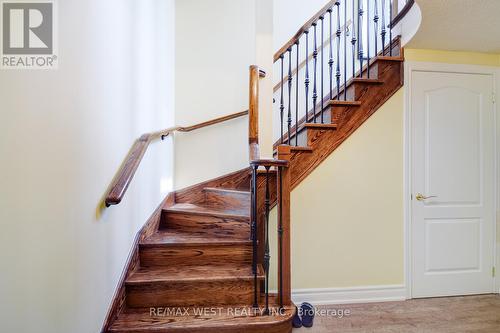 9 Brass Drive, Richmond Hill, ON - Indoor Photo Showing Other Room