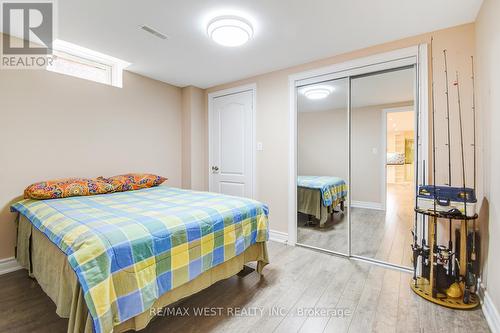 9 Brass Drive, Richmond Hill, ON - Indoor Photo Showing Bedroom