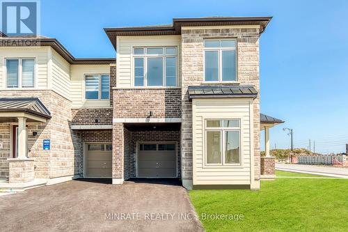 62 Delano Way, Newmarket, ON - Outdoor With Facade