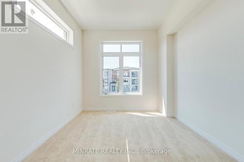 62 Delano Way, Newmarket, ON - Indoor Photo Showing Other Room