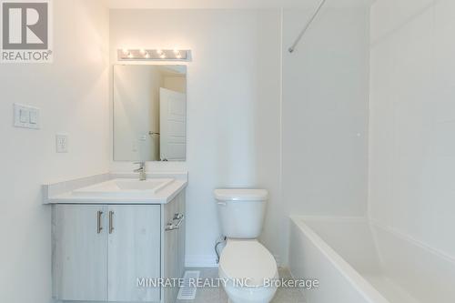 62 Delano Way, Newmarket, ON - Indoor Photo Showing Bathroom