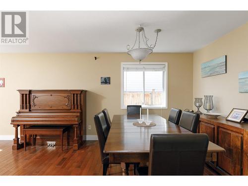 372 Mctavish Road, Kelowna, BC - Indoor Photo Showing Dining Room