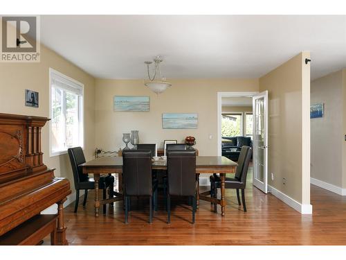 372 Mctavish Road, Kelowna, BC - Indoor Photo Showing Dining Room