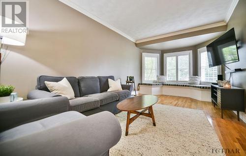 722 Paul Ave, Timmins, ON - Indoor Photo Showing Living Room