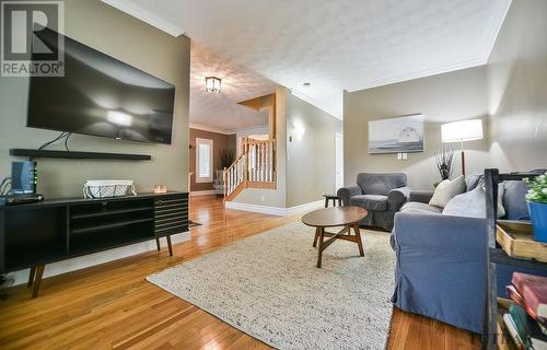 722 Paul Ave, Timmins, ON - Indoor Photo Showing Living Room